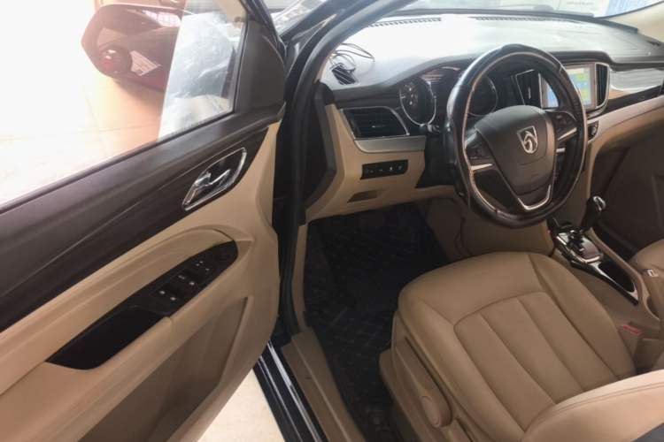 Used Baojun 730 2016 1.8L iAMT Luxury Model 7 Seats Driver Seat