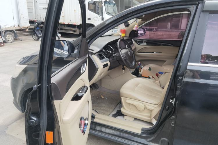Used Baojun 730 2016 1.5L Manual Luxury Edition 7 Seats Driver Seat