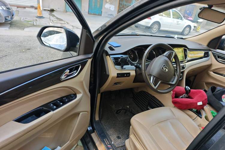 Used Baojun 730 2016 1.5L Manual Comfort Version 7 Seats China V Emission Standard Driver Seat