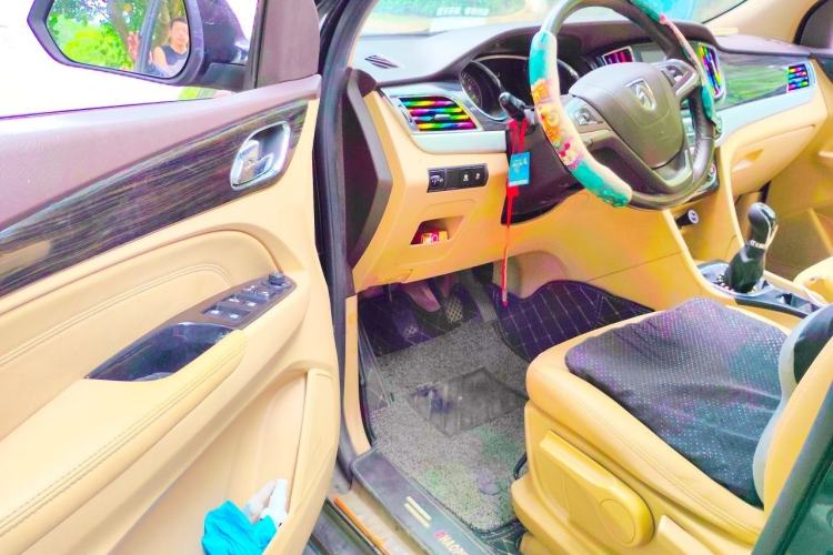 Used Baojun 730 2016 1.8L Manual Luxury Edition 7 Seats Driver Seat