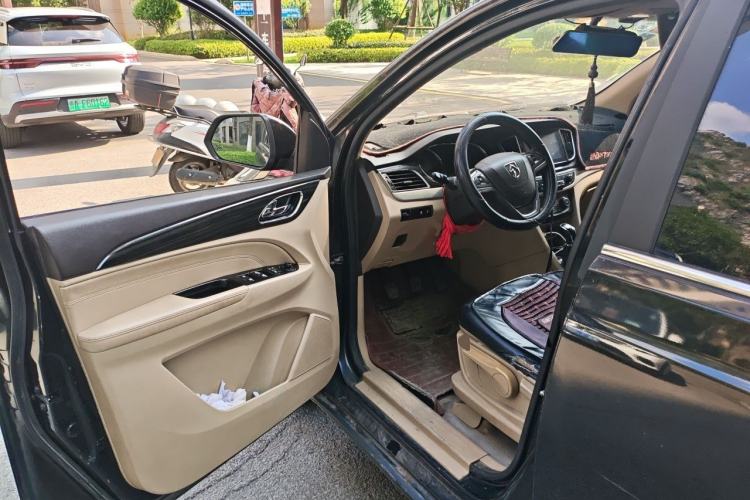 Used Baojun 730 2016 1.5L Manual Luxury Edition 7 Seats Driver Seat