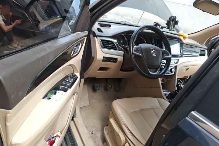 Used Baojun 730 2016 1.8L Manual Luxury Edition 7 Seats Driver Seat