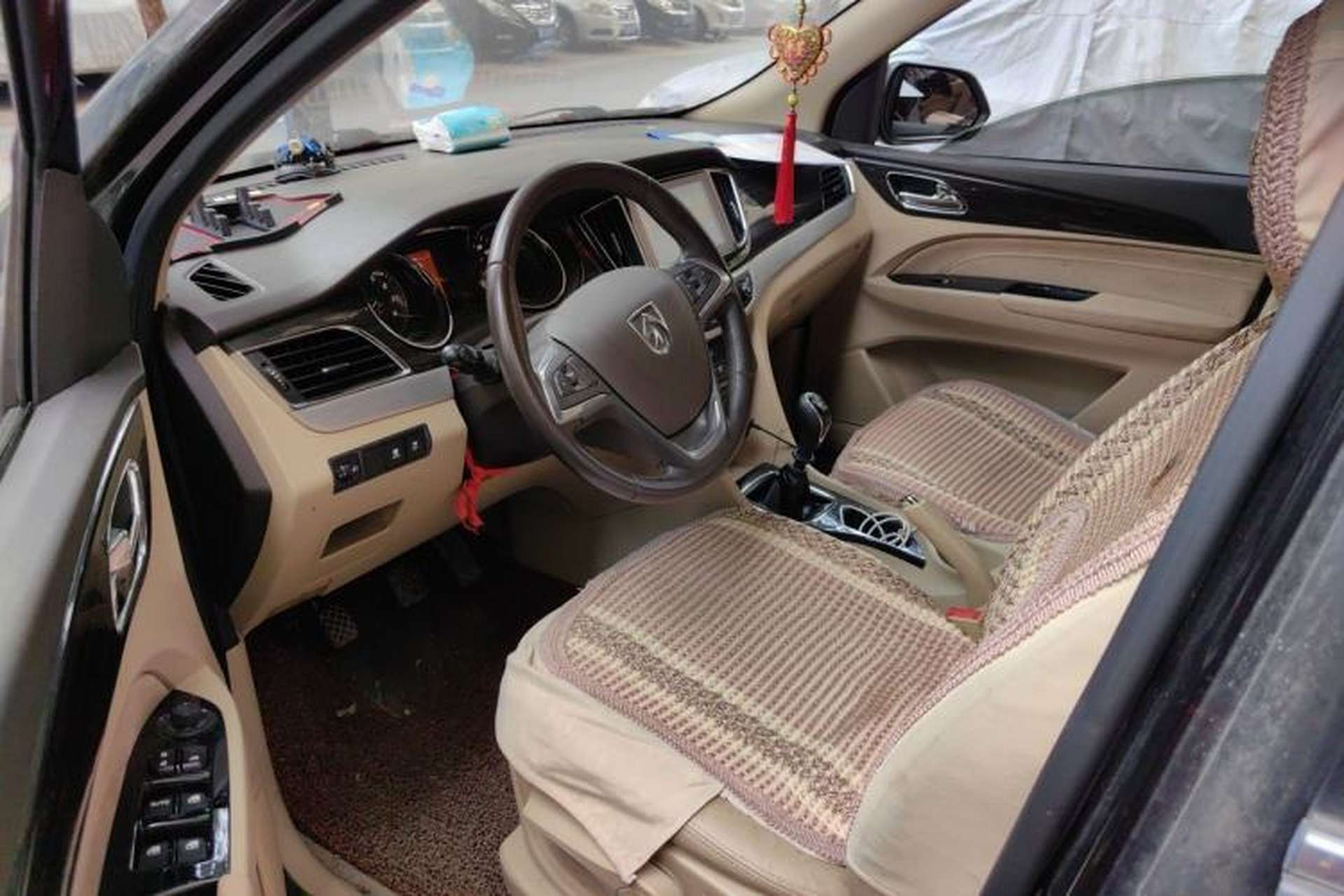 Used Baojun 730 2016 1.5L Manual Luxury Edition 7 Seats Driver Seat