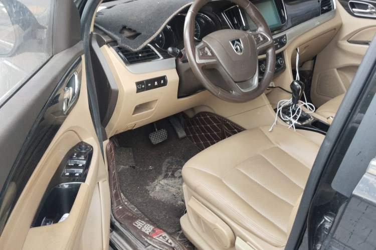 Used Baojun 730 2016 1.8L iAMT Luxury Model 7 Seats Driver Seat