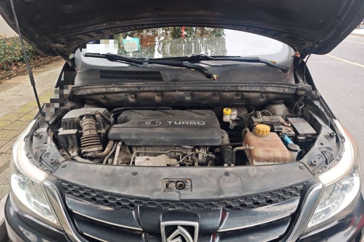 Used Baojun 730 2016 1.5T Manual Luxury Edition 7 Seats Engine Bay