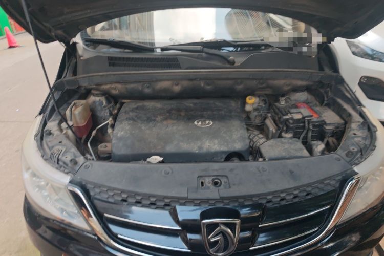 Used Baojun 730 2016 1.8L iAMT Comfort Version 7 Seats Engine Bay