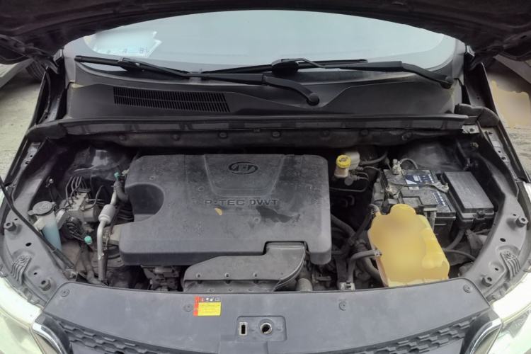 Used Baojun 730 2016 1.5L Manual Comfort Version 7 Seats China V Emission Standard Engine Bay