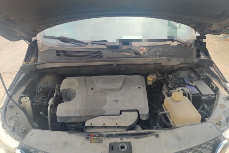 Used Baojun 730 2016 1.5L Manual Comfort Version 7 Seats China V Emission Standard Engine Bay
