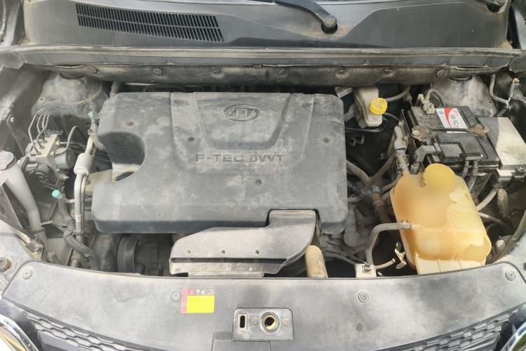 Used Baojun 730 2016 1.5L Manual Comfort Version 7 Seats China V Emission Standard Engine Bay