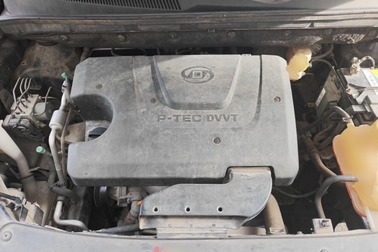 Used Baojun 730 2016 Revised 1.5L Manual Standard Version 7 Seats China V Emission Standard Engine Bay