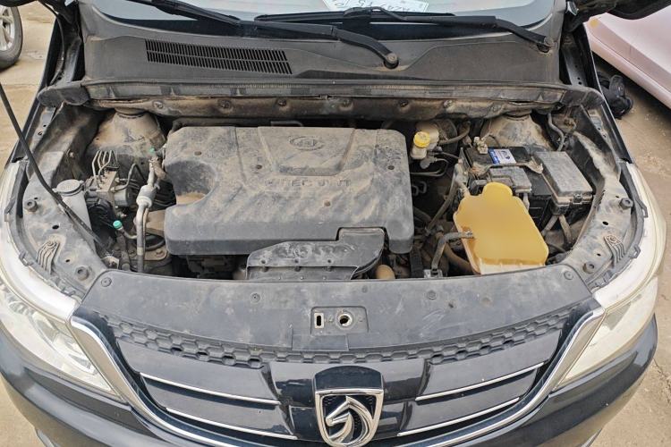 Used Baojun 730 2016 1.5L Manual Comfort Version 7 Seats China V Emission Standard Engine Bay