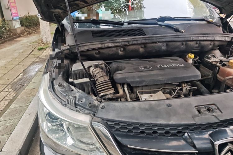 Used Baojun 730 2016 1.5T Manual Luxury Edition 7 Seats Engine Bay Right