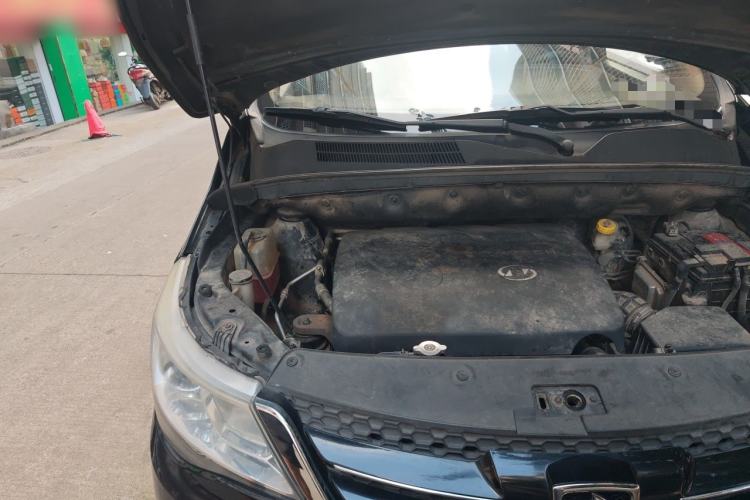 Used Baojun 730 2016 1.8L iAMT Comfort Version 7 Seats Engine Bay Right