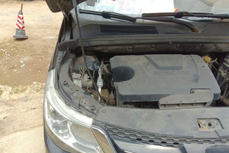 Used Baojun 730 2016 1.5L Manual Comfort Version 7 Seats China V Emission Standard Engine Bay Right