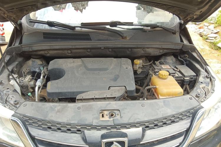 Used Baojun 730 2016 1.5L Manual Comfort Version 7 Seats China V Emission Standard Engine Bay