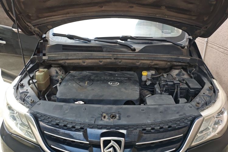 Used Baojun 730 2016 1.8L Manual Luxury Edition 7 Seats Engine Bay