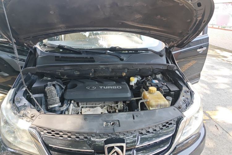 Used Baojun 730 2016 1.5T Manual Comfort Version 7 Seats Engine Bay
