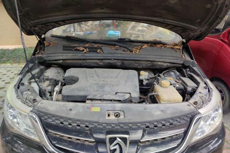 Used Baojun 730 2016 1.5L Manual Luxury Edition 7 Seats Engine Bay