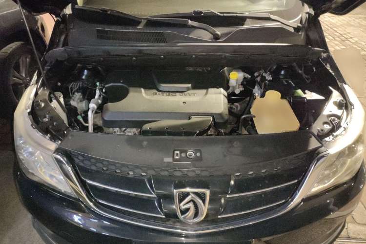 Used Baojun 730 2016 1.5L Manual Comfort Version 7 Seats China V Emission Standard Engine Bay