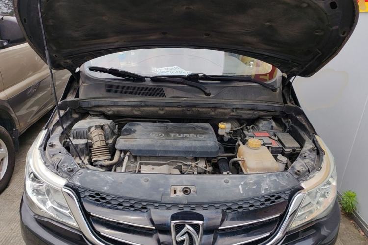 Used Baojun 730 2016 1.5T Manual Comfort Version 7 Seats Engine Bay