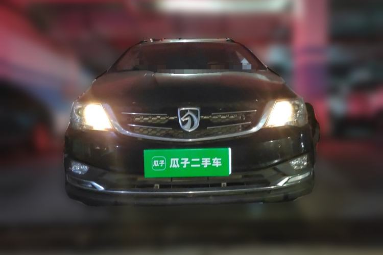 Used Baojun 730 2016 1.5L Manual Comfort Version 7 Seats China V Emission Standard Exterior 1