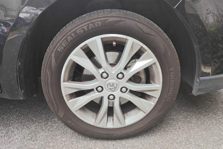 Used Baojun 730 2016 Revised 1.5L Manual Standard Version 7 Seats China V Emission Standard Exterior 1