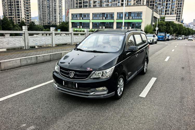 Used Baojun 730 2016 1.5T Manual Comfort Version 7 Seats Exterior 1