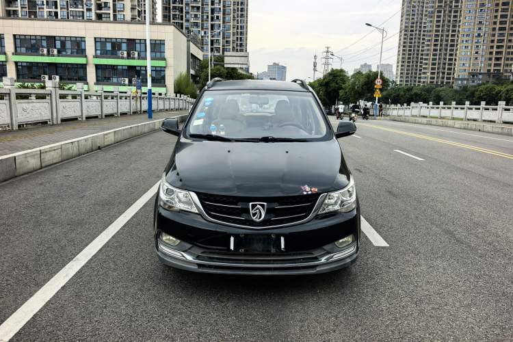 Used Baojun 730 2016 1.5T Manual Comfort Version 7 Seats Exterior 2