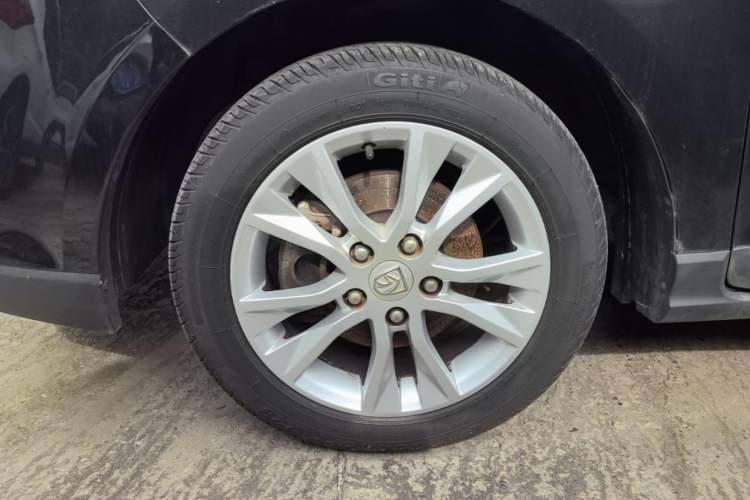 Used Baojun 730 2016 1.5L Manual Comfort Version 7 Seats China V Emission Standard Exterior 4