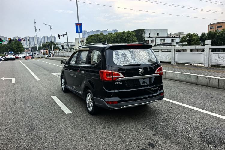 Used Baojun 730 2016 1.5T Manual Comfort Version 7 Seats Exterior 4