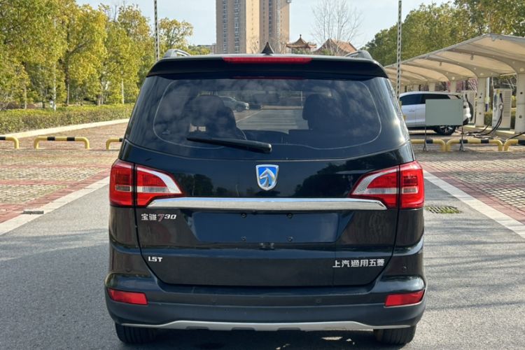 Used Baojun 730 2016 1.5T Manual Comfort Version 7 Seats Exterior 7