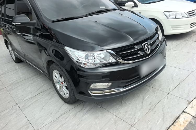 Used Baojun 730 2016 1.5L Manual Comfort Version 7 Seats China V Emission Standard Front Right 45 Deg