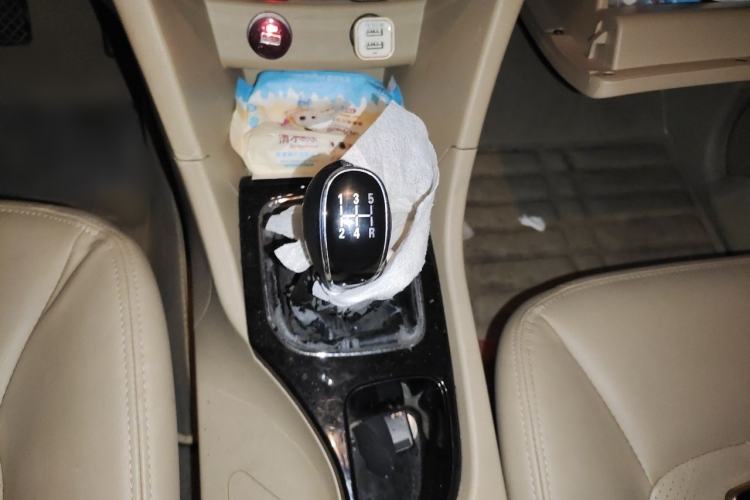 Used Baojun 730 2016 1.5L Manual Comfort Version 7 Seats China V Emission Standard Gear Lever