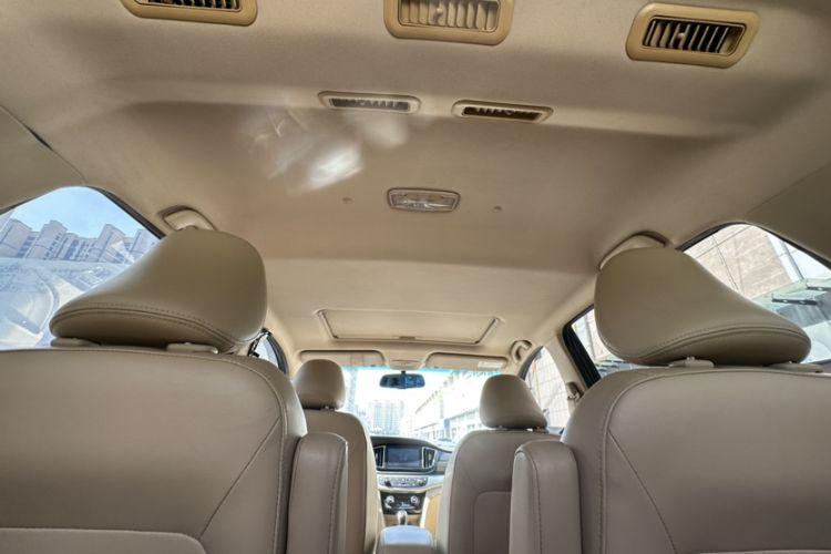 Used Baojun 730 2016 1.5T Manual Luxury Edition 7 Seats Headliner