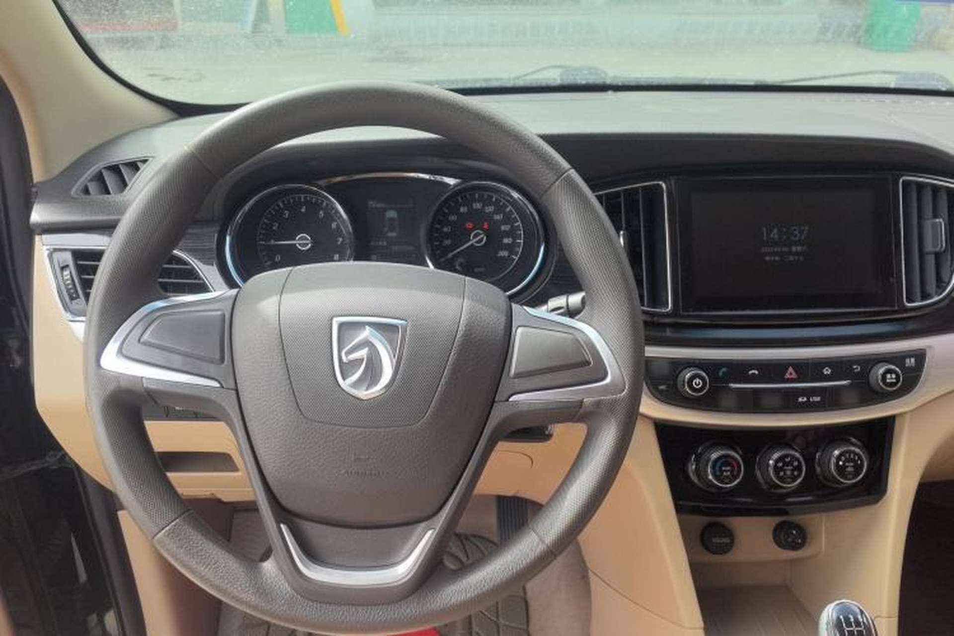 Used Baojun 730 2016 1.5L Manual Comfort Version 7 Seats China V Emission Standard Interior 2
