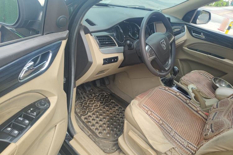Used Baojun 730 2016 1.5L Manual Comfort Version 7 Seats China V Emission Standard Interior 3