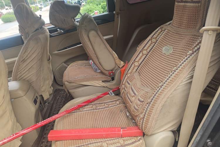 Used Baojun 730 2016 1.5L Manual Comfort Version 7 Seats China V Emission Standard Interior 4