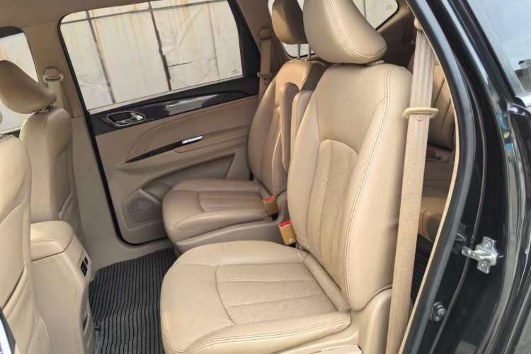 Used Baojun 730 2016 1.5L Manual Comfort Version 7 Seats China V Emission Standard Interior 4