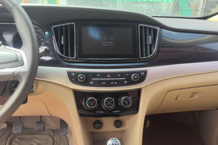 Used Baojun 730 2016 1.5L Manual Comfort Version 7 Seats China V Emission Standard Interior 5