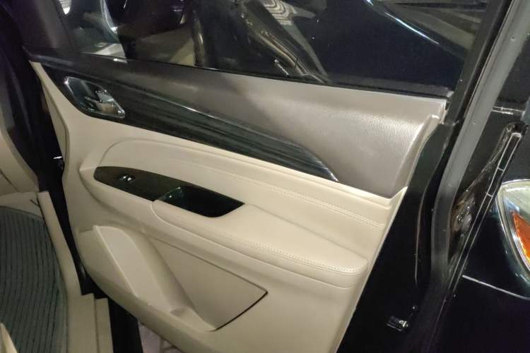Used Baojun 730 2016 1.5L Manual Comfort Version 7 Seats China V Emission Standard Interior 5