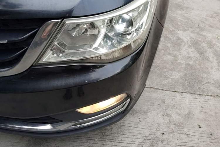Used Baojun 730 2016 1.5T Manual Comfort Version 7 Seats Left Front Headlight
