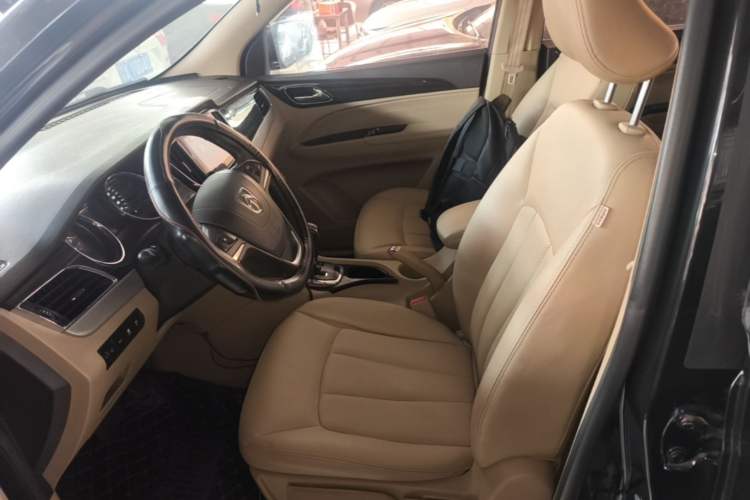 Used Baojun 730 2016 1.8L iAMT Luxury Model 7 Seats Left Front Seat