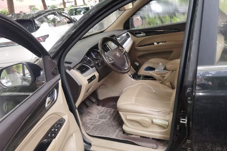 Used Baojun 730 2016 1.5T Manual Luxury Edition 7 Seats Left Front Seat