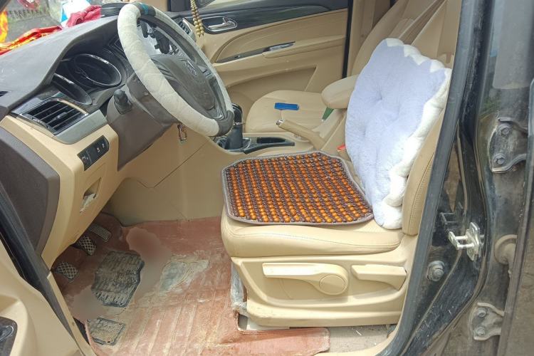 Used Baojun 730 2016 1.5L Manual Comfort Version 7 Seats China V Emission Standard Left Front Seat