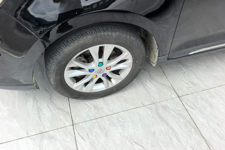 Used Baojun 730 2016 1.5L Manual Comfort Version 7 Seats China V Emission Standard Left Front Wheel Hub