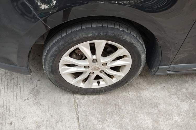 Used Baojun 730 2016 1.5T Manual Comfort Version 7 Seats Left Front Wheel Hub
