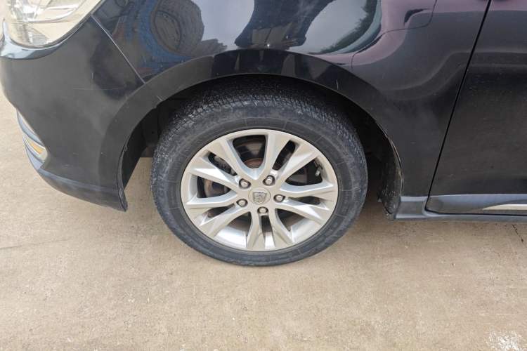 Used Baojun 730 2016 1.5L Manual Comfort Version 7 Seats China V Emission Standard Left Front Wheel Hub