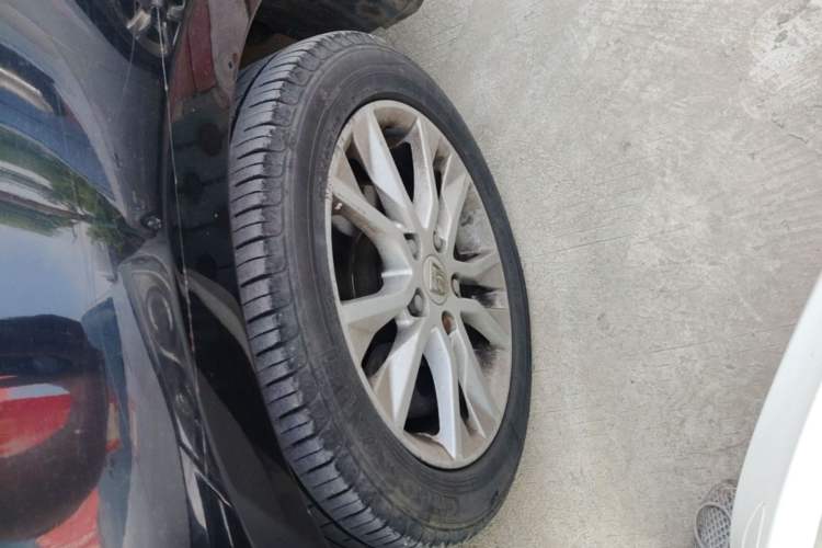 Used Baojun 730 2016 1.5L Manual Luxury Edition 7 Seats Left Front Wheel Hub