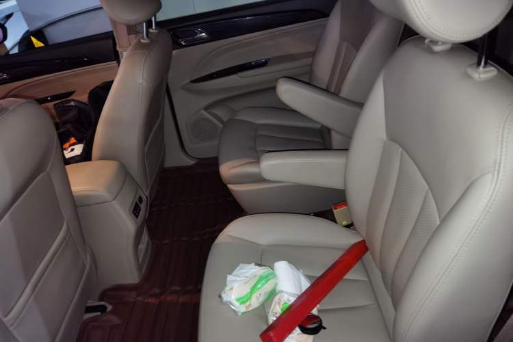 Used Baojun 730 2016 1.5T Manual Luxury Edition 7 Seats Left Rear Seat
