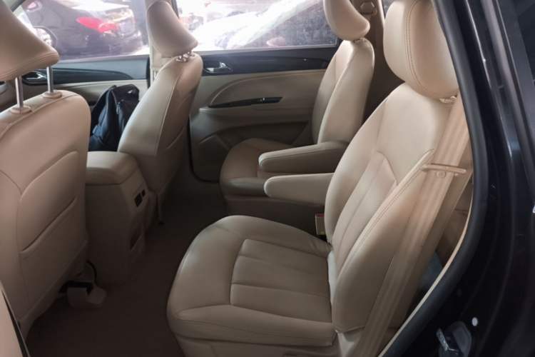 Used Baojun 730 2016 1.8L iAMT Luxury Model 7 Seats Left Rear Seat